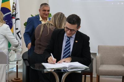Posse Conselho Estadual de Educação - Suélen Rosa Biz