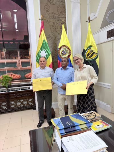Convênios com universidade da Colômbia