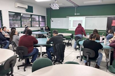 Proadh realiza palestra sobre inteligência emocional no ambiente de trabalho