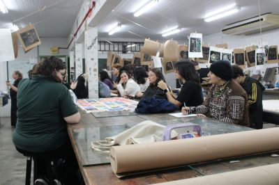 Oficina de Arqueologia reúne pesquisadoras da Unesc em workshop sobre grafismo indígena Guarani Mbyá