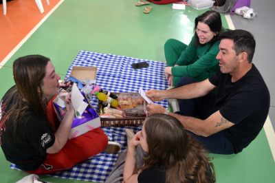 Sorrisos, choros e muita emoção marcam a última aula do Terceirão no Colégio Unesc