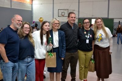 Sorrisos, choros e muita emoção marcam a última aula do Terceirão no Colégio Unesc