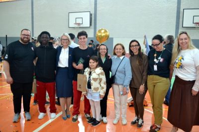 Sorrisos, choros e muita emoção marcam a última aula do Terceirão no Colégio Unesc
