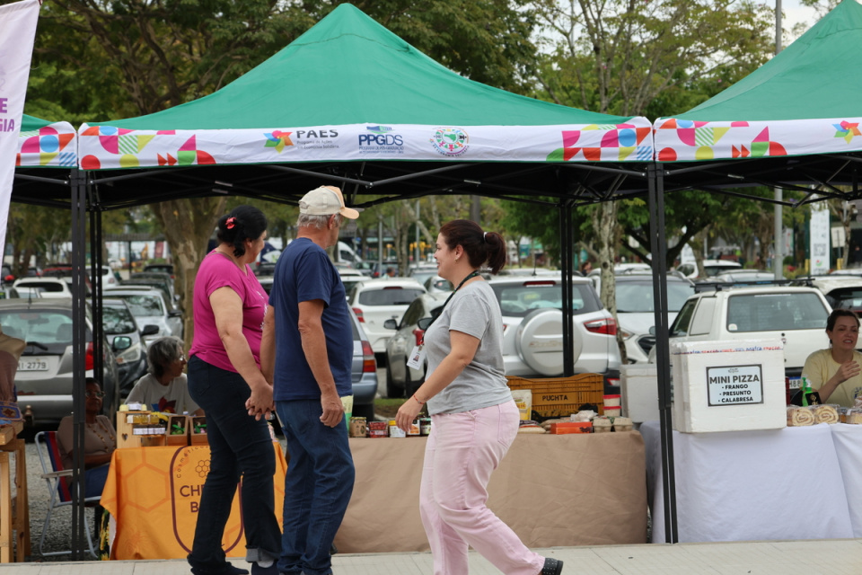 Feira de Economia Solidária participa da 17ª Semana de Ciência e Tecnologia