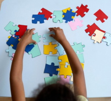 Censo 2022 mostra mais de 11 mil casos de autismo registrados no Sul de Santa Catarina: estudo revela concentração em grandes municípios e desafios na inclusão